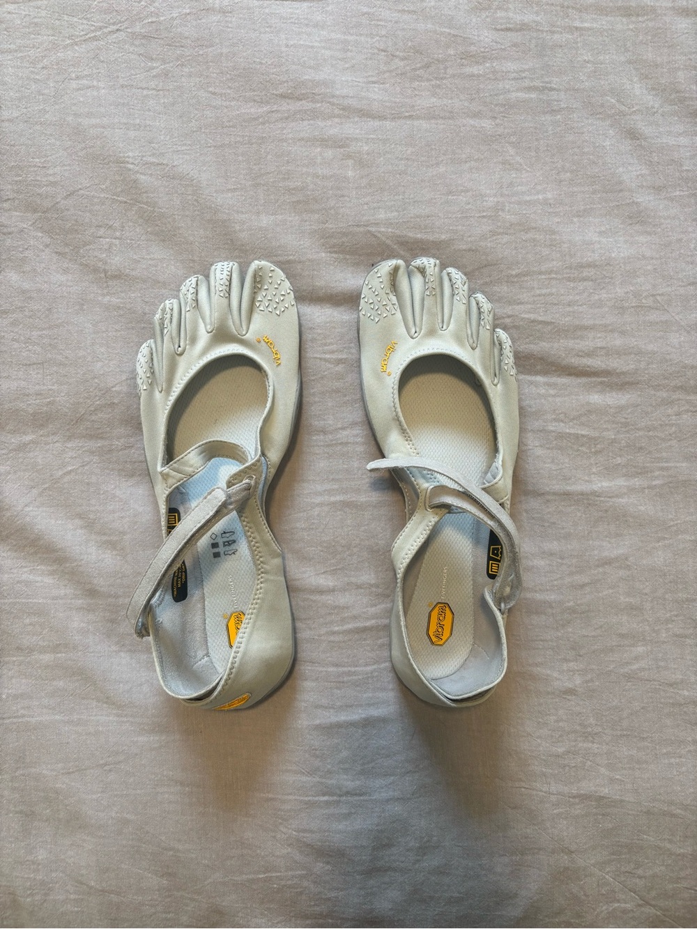 V-Soul, Vibram Fivefingers - BNWT Womenโs 9.5